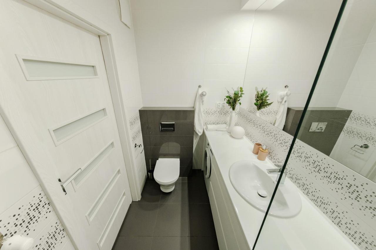 Studio Wola Apartament Kasprzaka - Wifi + Smart Tv ワルシャワ エクステリア 写真