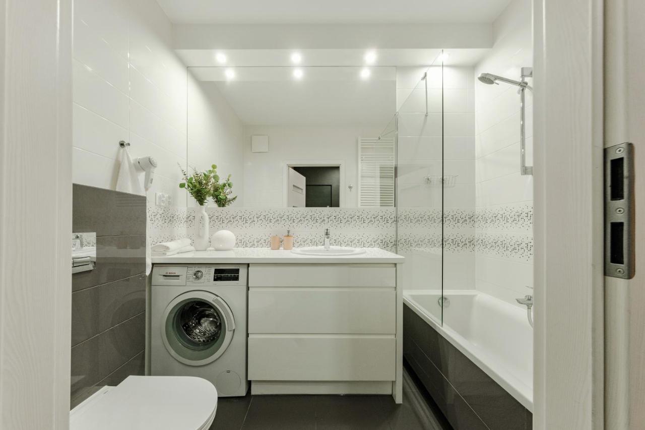 Studio Wola Apartament Kasprzaka - Wifi + Smart Tv ワルシャワ エクステリア 写真
